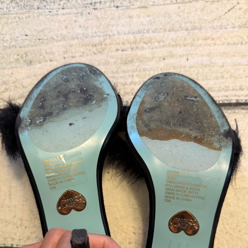 Betsy Johnson cocktail formal black velvet faux fur open toe high heels. 8.5 - Picture 6 of 10
